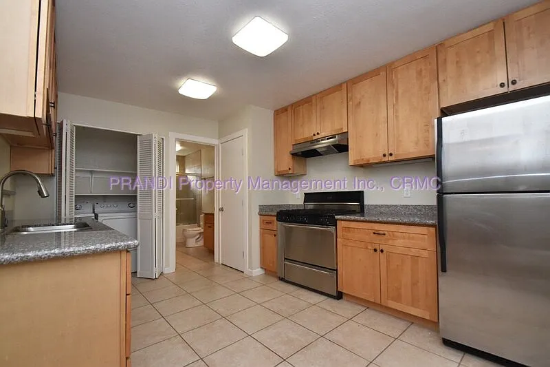2 bed, 1.0 bath, 1000 sqft, $3,050 — Photo 2
