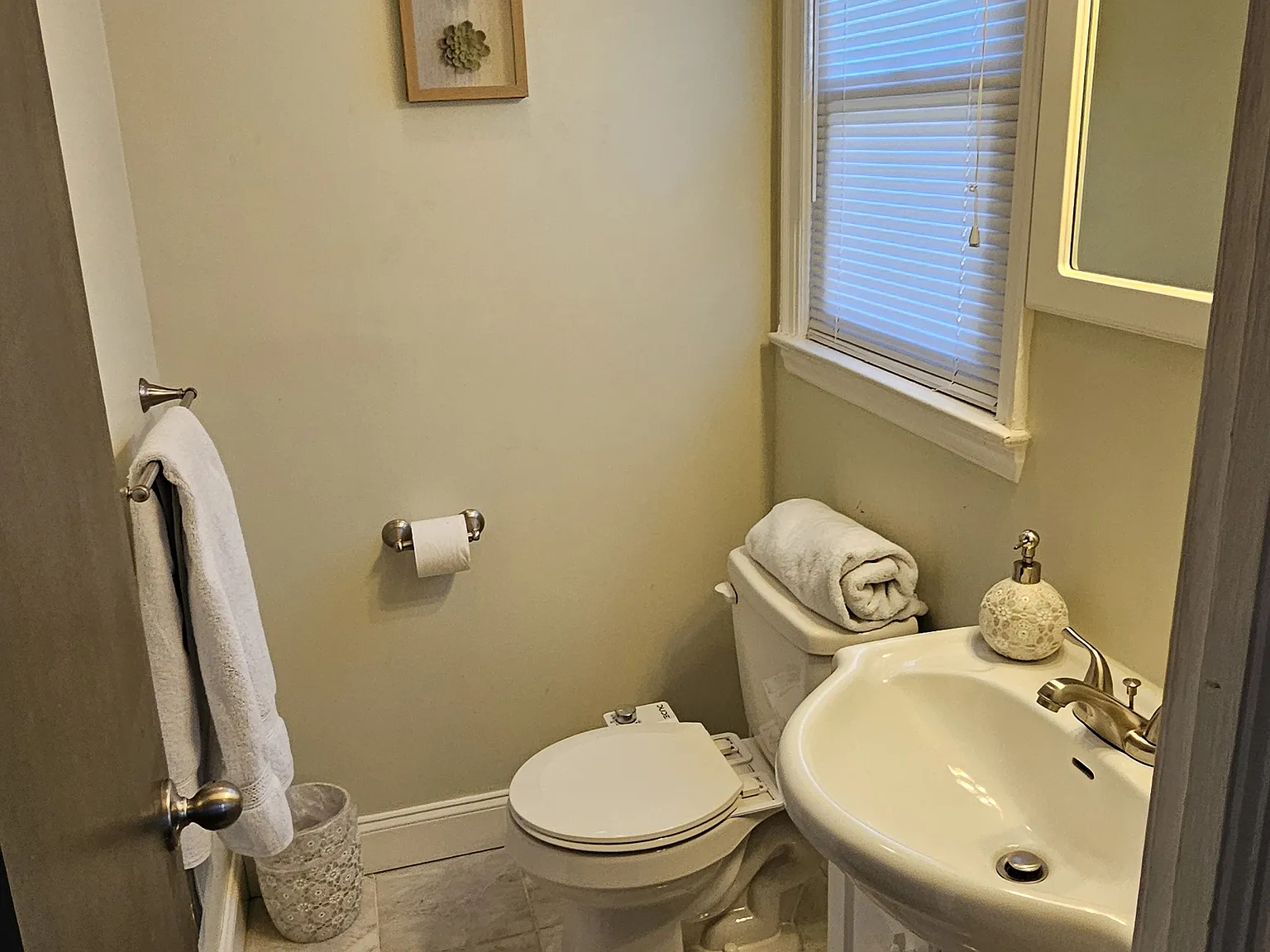 4 bed, 1843 sqft, $3,250 — Photo 3