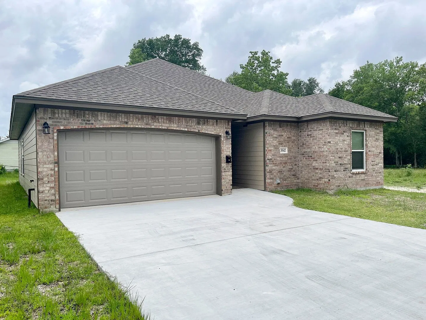 **Beautiful Beaumont Home with Spacious Open-Concept Living - 3542 Pradice St, Beaumont, TX 77705 — Photo 1