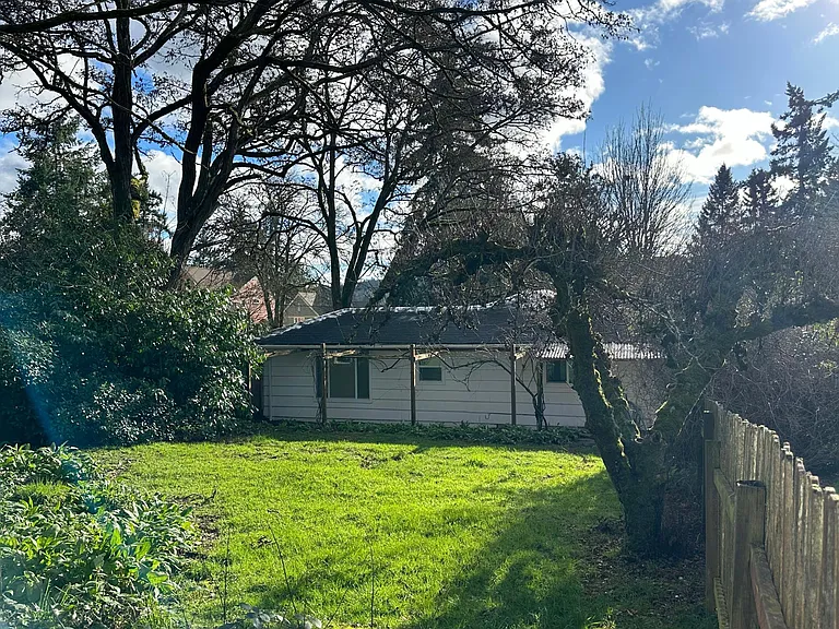 390 Grow Ave NW — Photo 3