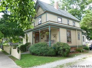 117 W Sheridan Rd, Petersburg, IL 62675