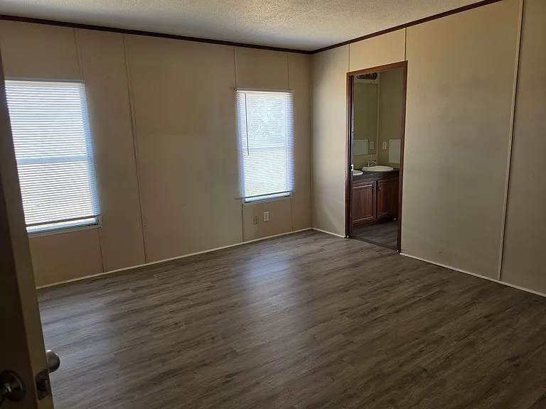 3509 Cesar Chavez Dr — Photo 13