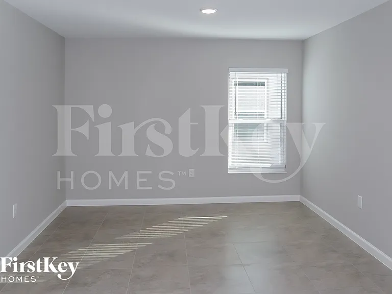 445 Earhart Dr — Photo 15