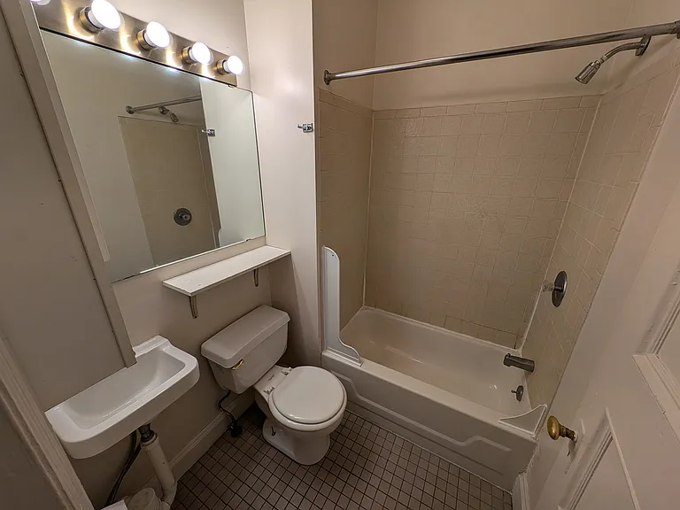 541 University Ave #1 — Photo 18