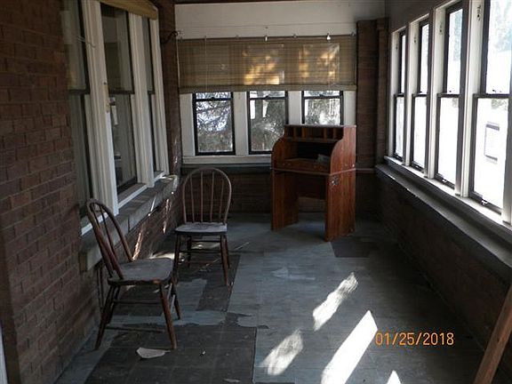 2nd image of 106 S Meadow St