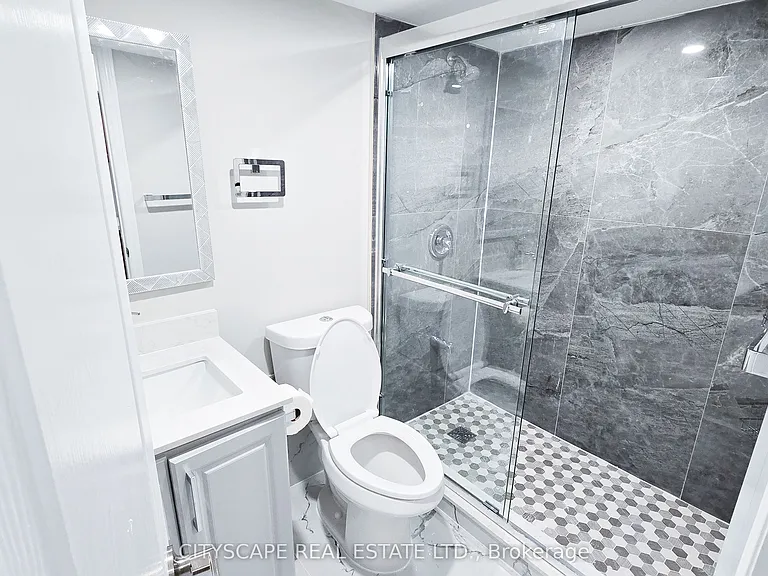 121 Ashdale Rd #LOWER — Photo 11