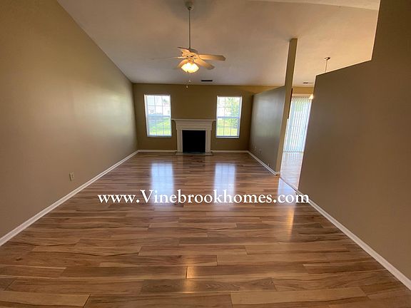 4th image of 6490 Calloway Ct
