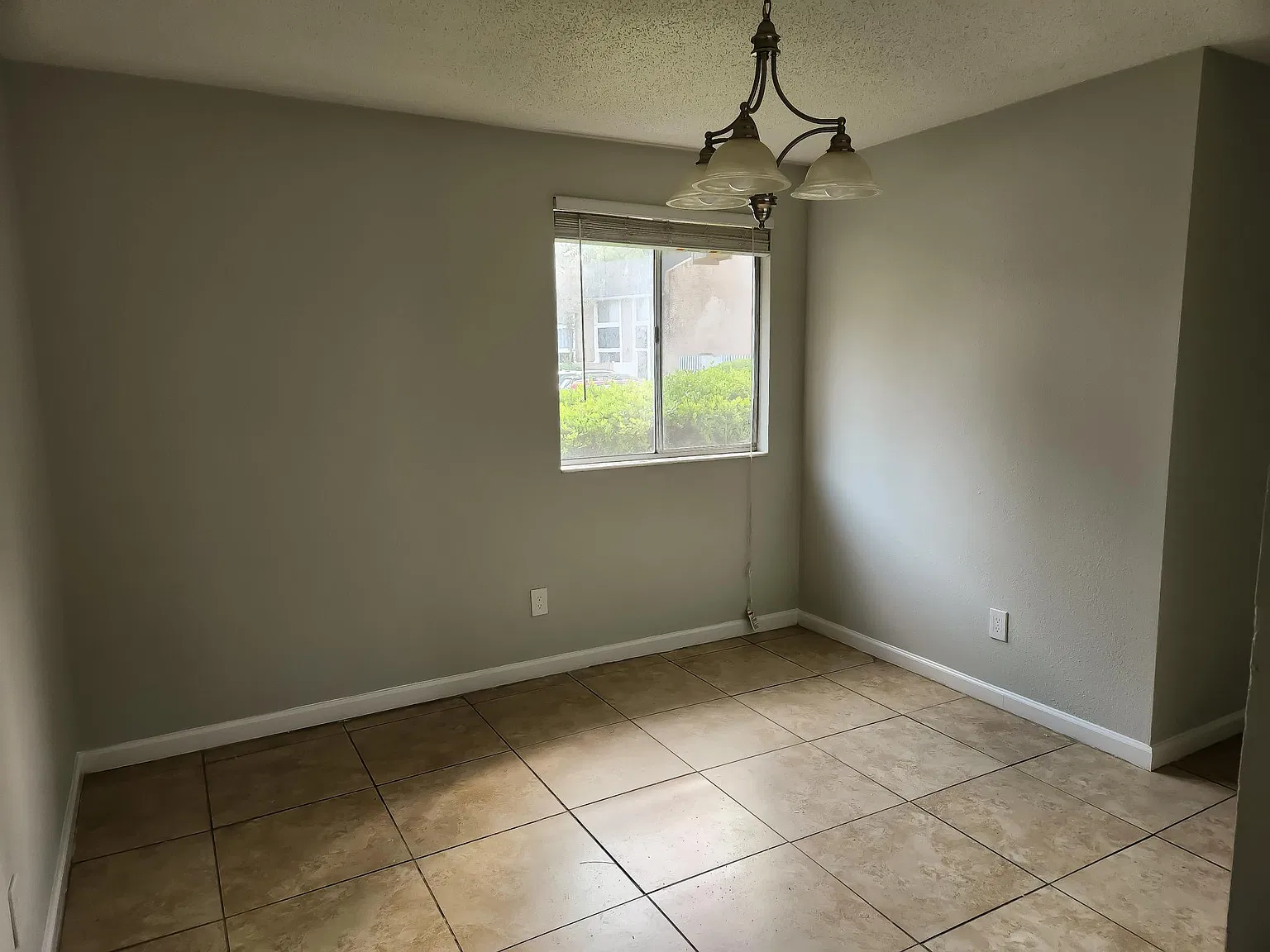 8880 Old Kings Rd S — Photo 2