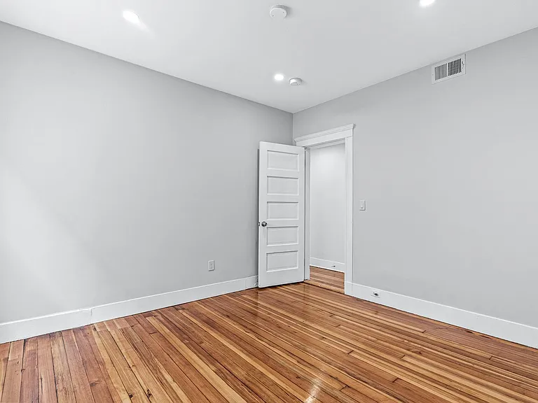 79 Pleasant St #3 — Photo 14