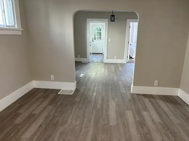 2 bed, 760 sqft, $1,800 — Photo 2