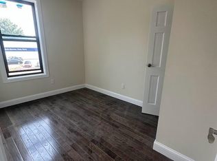 208-07 Jamaica Ave, Queens Village, NY 11428