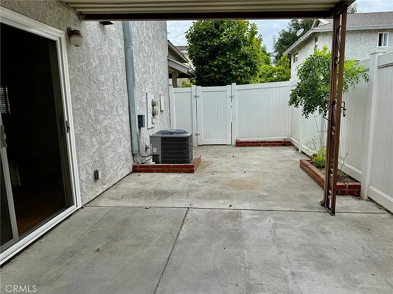 317 E Duarte Rd #4 — Photo 30