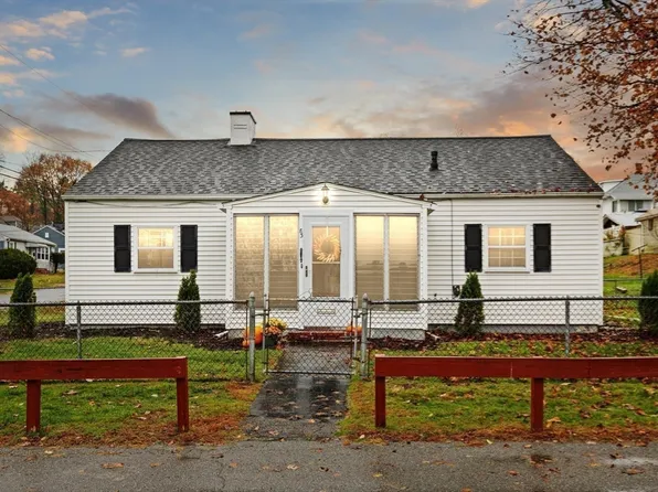 83 Oakside Ave, Methuen, MA 01844