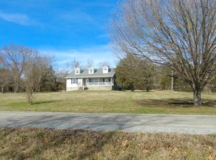 33 Warden Rd, Fayetteville, TN 37334