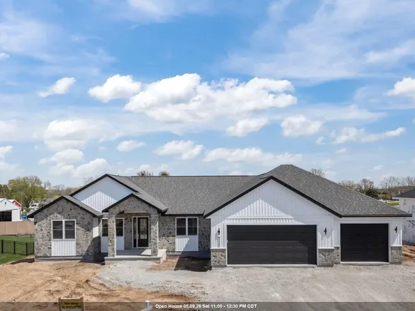 N1340 Meadow Park Dr, Greenville, WI 54942