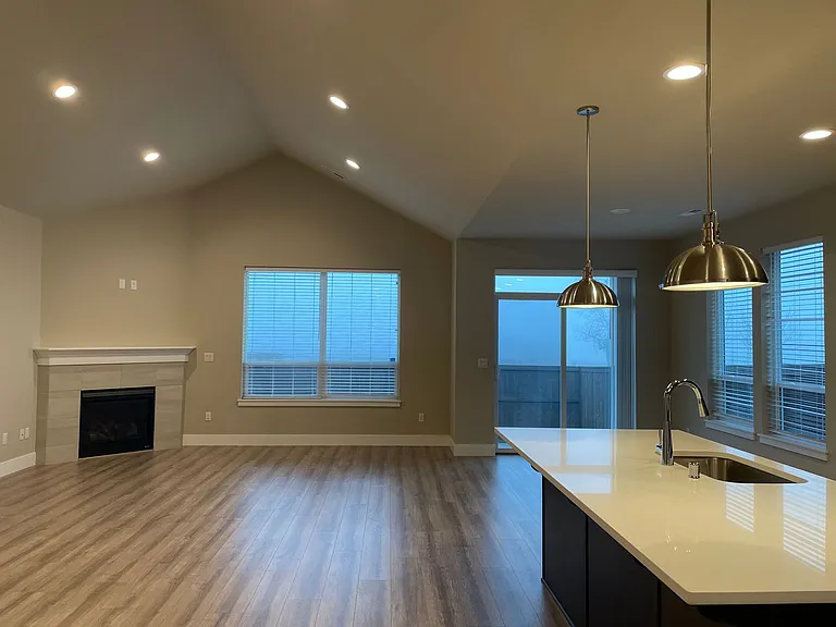 72 N 88th Dr — Photo 18