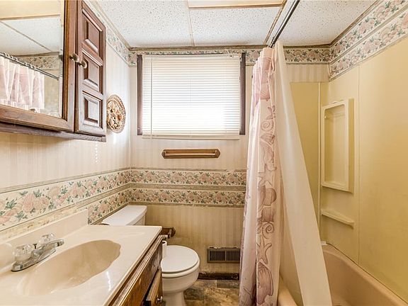 5th image of 7812 E 108th Cir