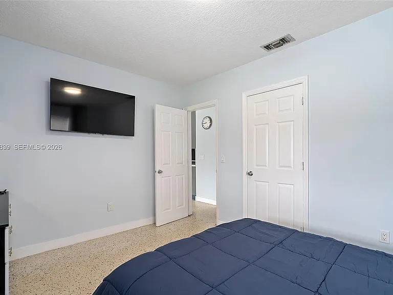 644 SW 7th Ct — Photo 39