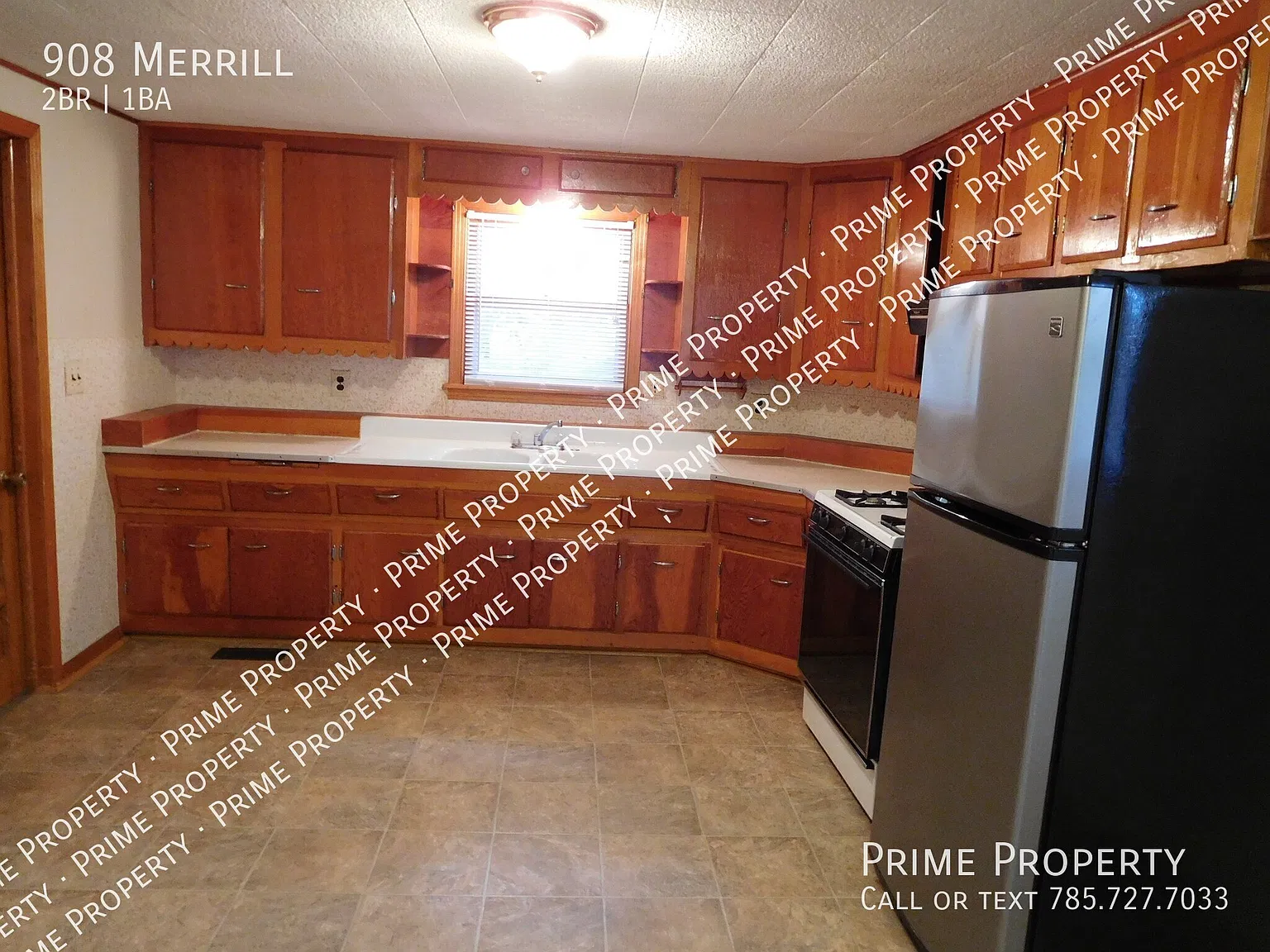 908 Merrill — Photo 3