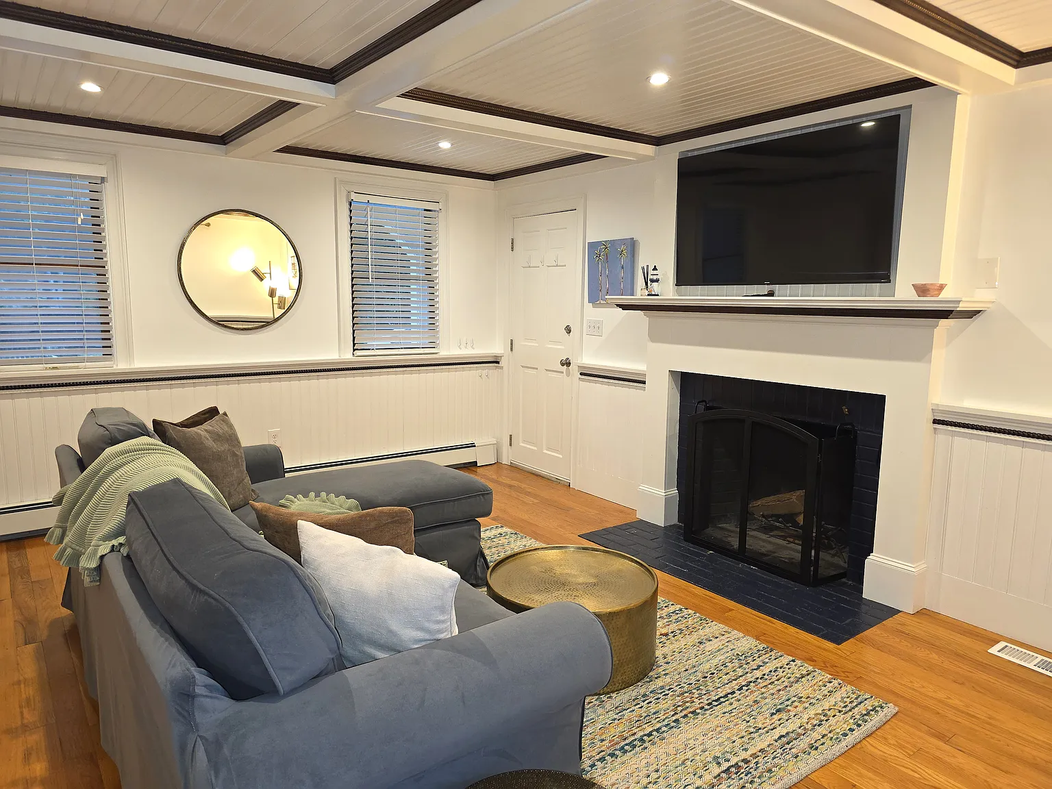 3 bed, 2.5 bath, 1501 sqft, $4,500 — Photo 2