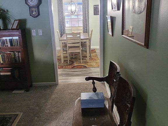 3rd image of 518 Greenbrier Dr