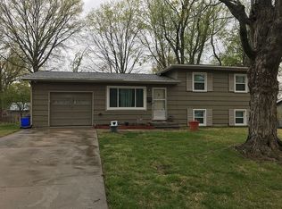 605 NW Falk Dr, Lees Summit, MO 64063