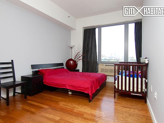 5th image of 549-8B Borden Ave