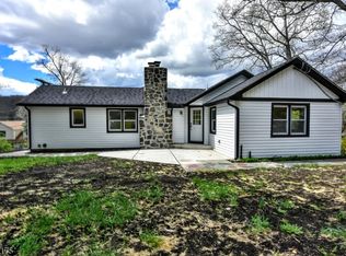 56 Lake Shore Rd E, Hardyston Twp., NJ 07460