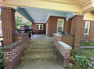 1105 Dunlap St, Paris, TN 38242