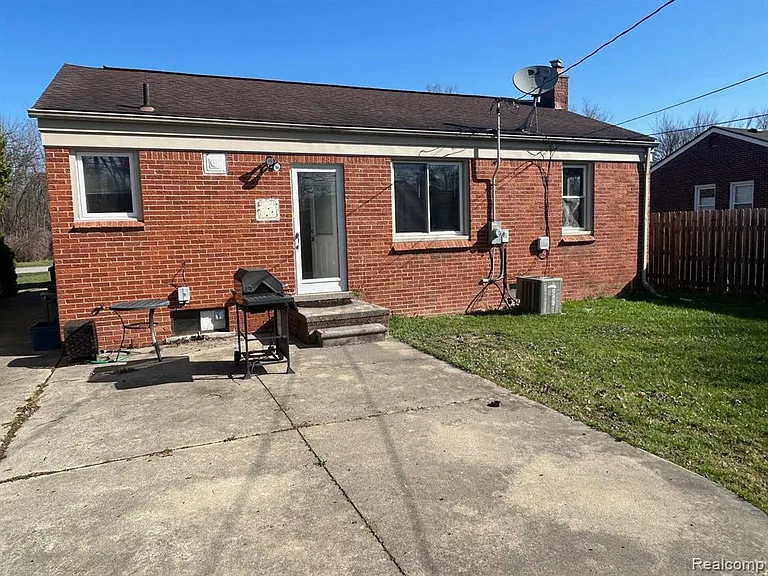 27225 Lyndon — Photo 10