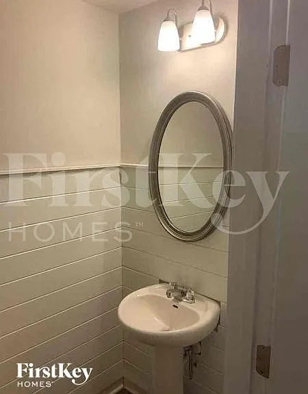 18 Samuel Way — Photo 5
