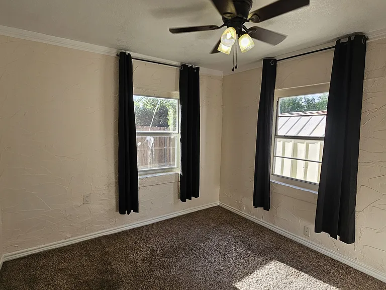 416 Hayes Ct — Photo 10