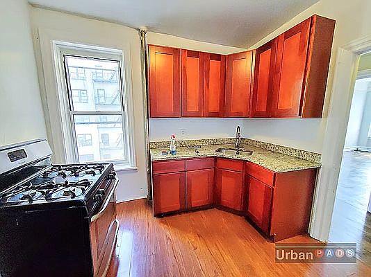 1st image of 986 Bergen St #D1