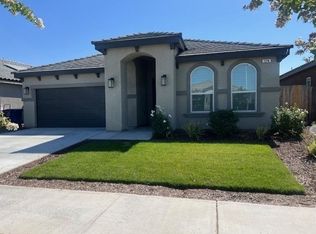 114 N Koleen Ave, Kerman, CA 93630