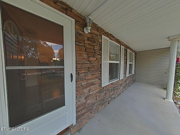 2nd image of 80 Mulberry Cir