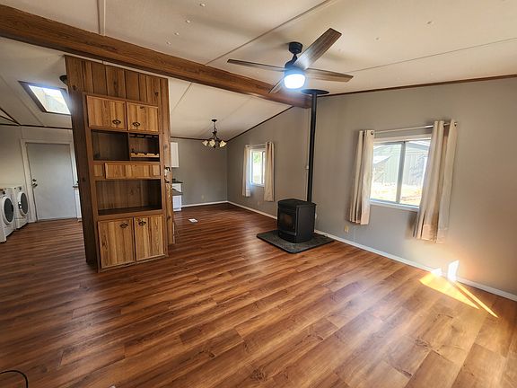 3rd image of 6621 Mathias Rd E