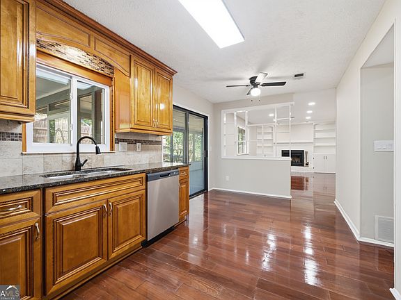 3rd image of 1022 Brockdell Ct