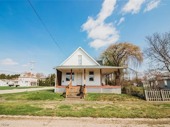 216 Blennerhassett Ave, Belpre, OH 45714