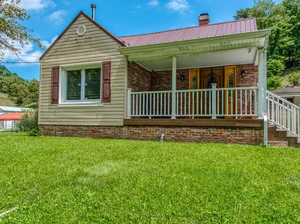 1173 Matson Dr, Marion, VA 24354