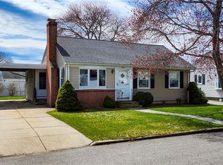 15 Parker Dr, Pawtucket, RI 02861