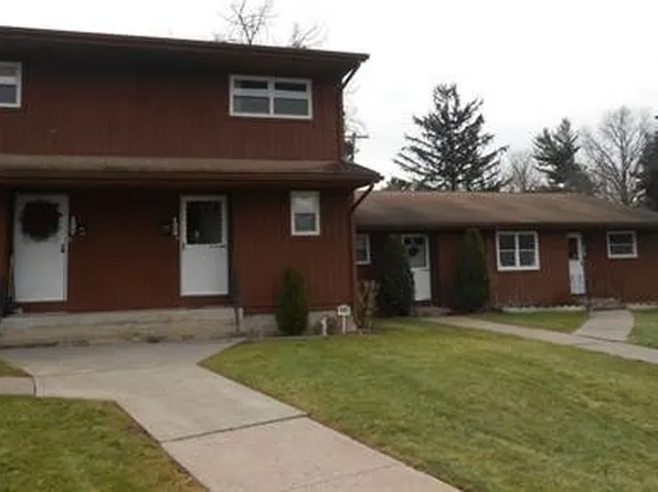 98 Williamstown Ct, Newington, CT 06111