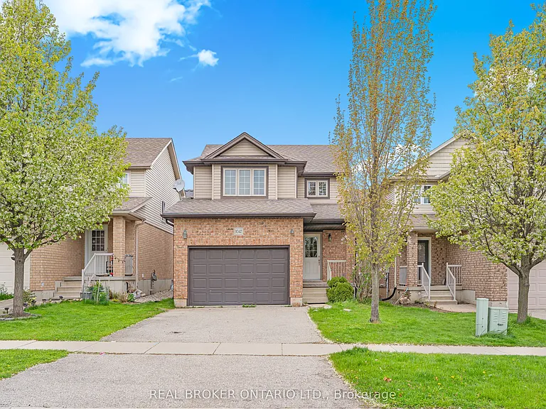 1047 Marquette Dr — Photo 3