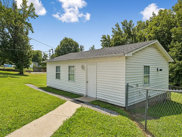 326 Draper Cir — Photo 46