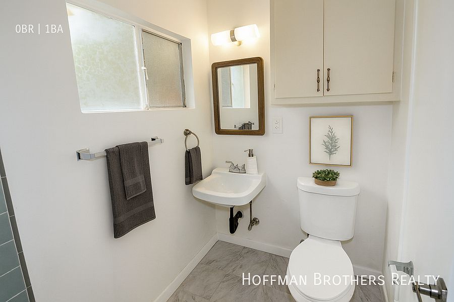 1st image of 14617 Gilmore St APT 1