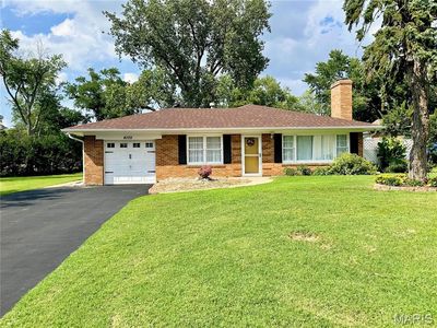 4105 Banks Rd, Saint Ann, MO, 63074