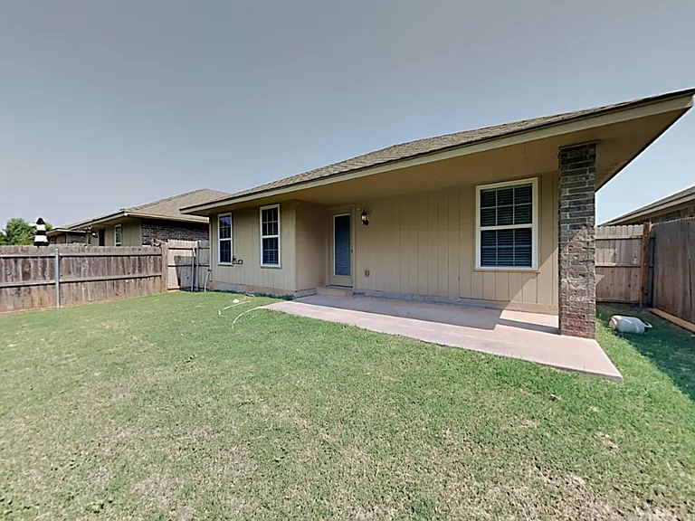 1213 Norway Ave — Photo 12