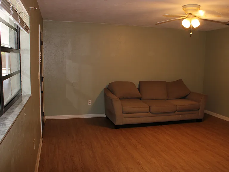 821 NW 13th St #9 — Photo 31