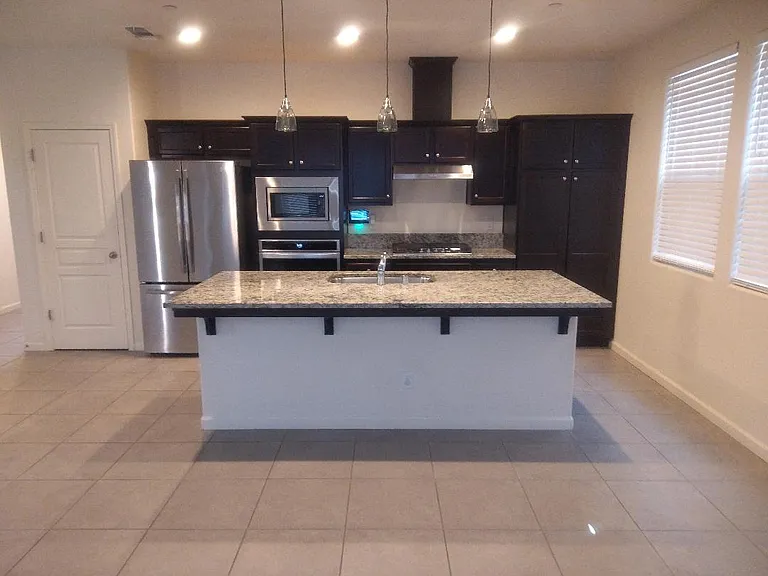 6044 E Bishop Ln — Photo 3