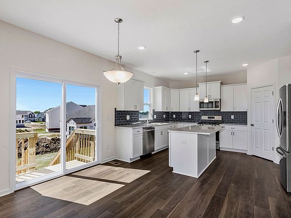 4th image of 5395 Pacific Crest Ln