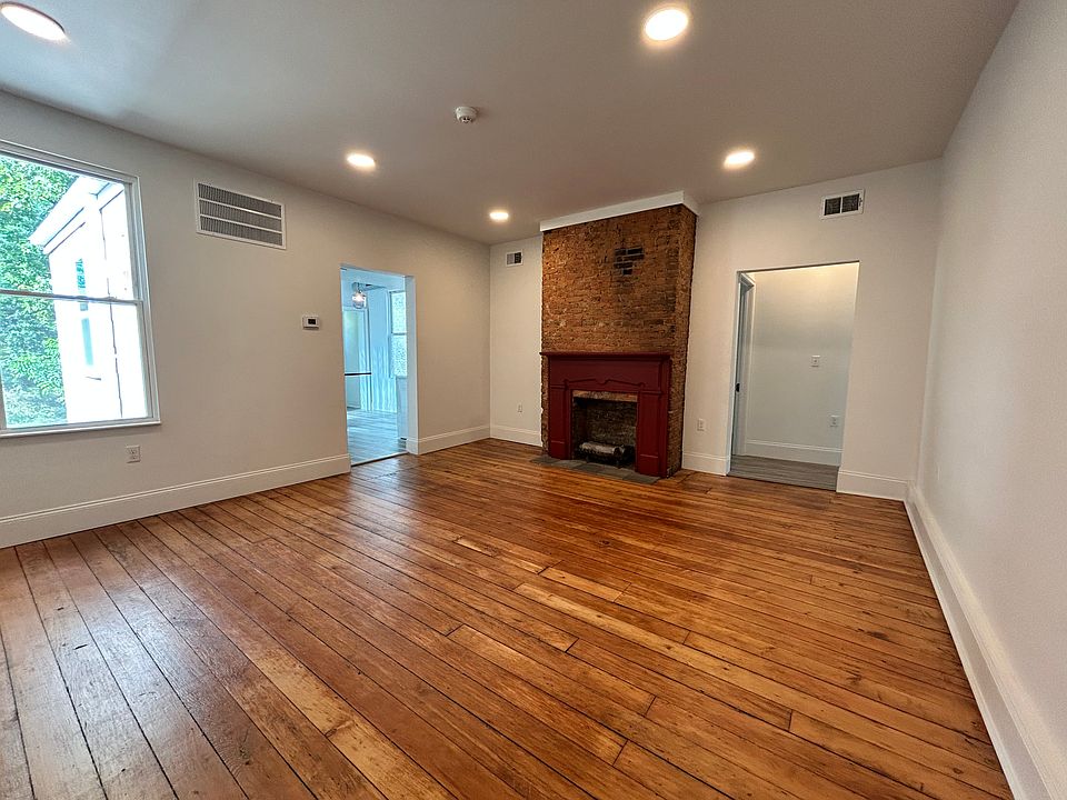 Living Room (16x16)